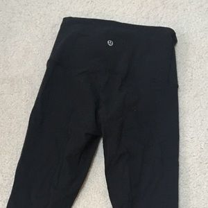 Lululemon wunder under brush leggings in black!